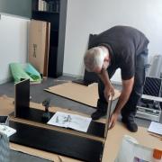 Assemblage du nouveau mobilier.